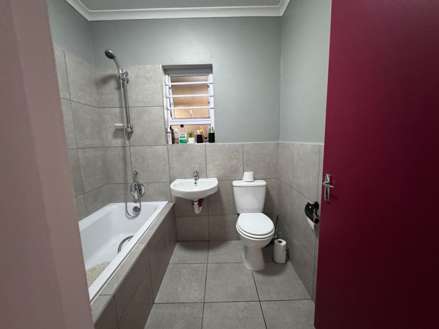 2 Bedroom Property for Sale in Gaylee Western Cape